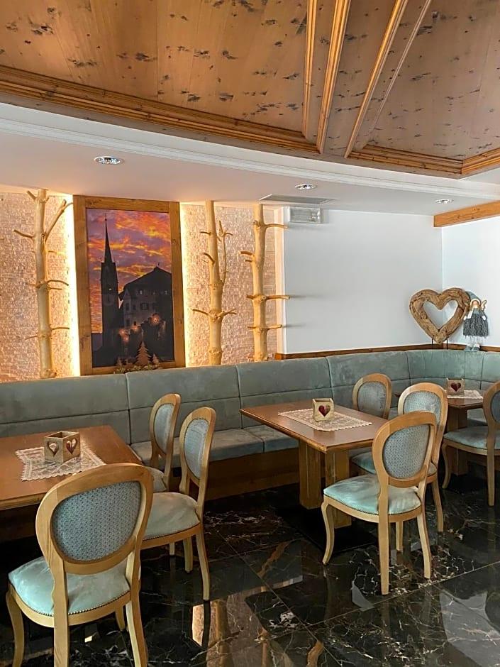 FAMILY HOTEL LA PERLA 34/53