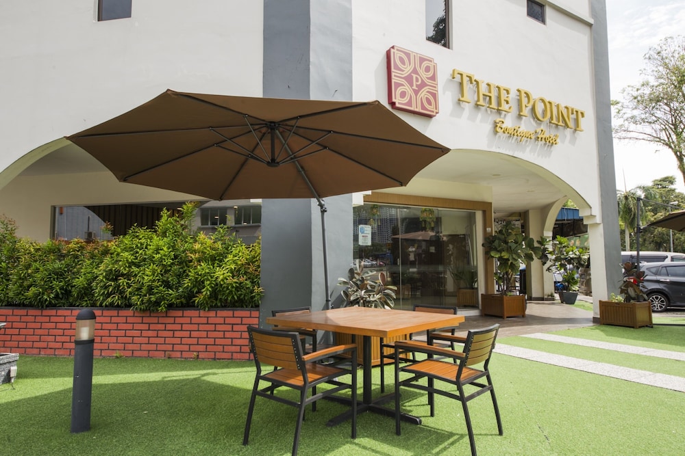 The Point Boutique Hotel 49/55