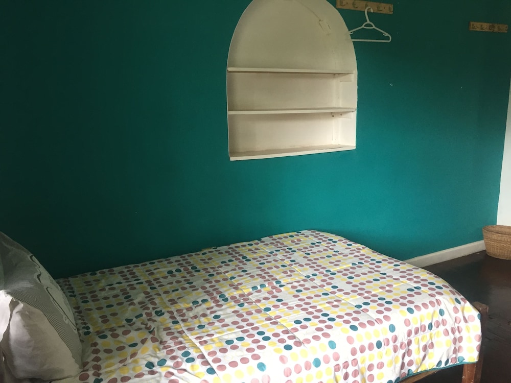 ECONOMY, TWIN BEDS