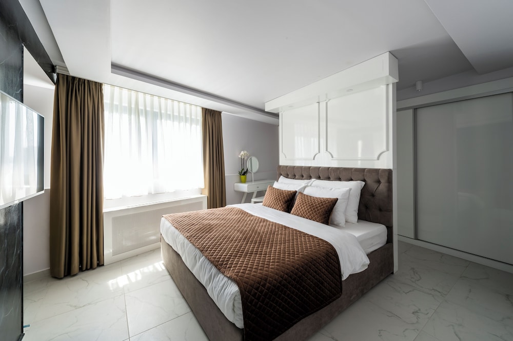 PRESIDENTIAL, APARTMENT, KING BED
