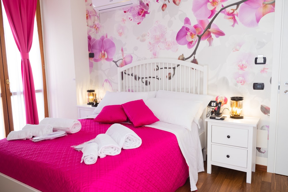 DELUXE, DOUBLE BED, CITY VIEW, BALCONY