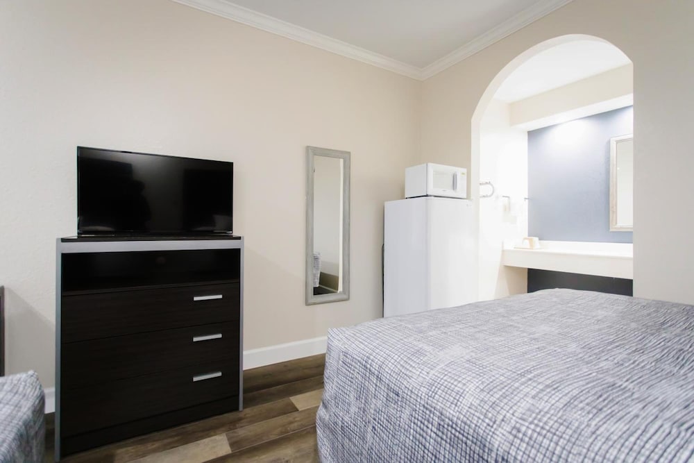 Scottish Inns & Suites Willowbrook Houston 14/33