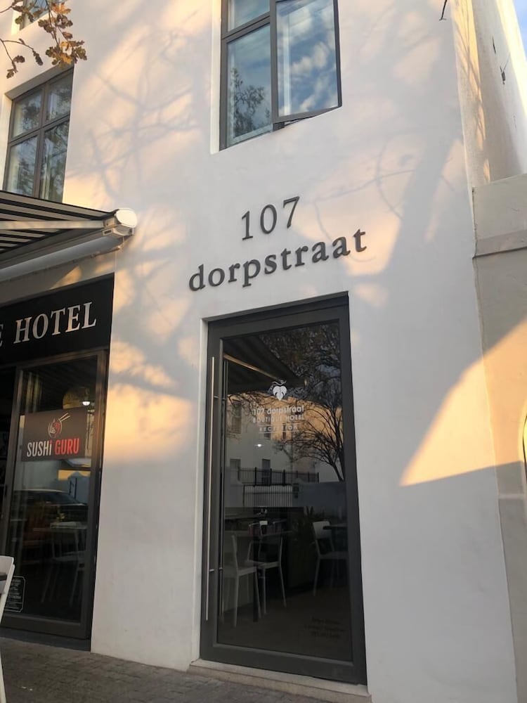 107 Dorpstraat Boutique Hotel 5/70