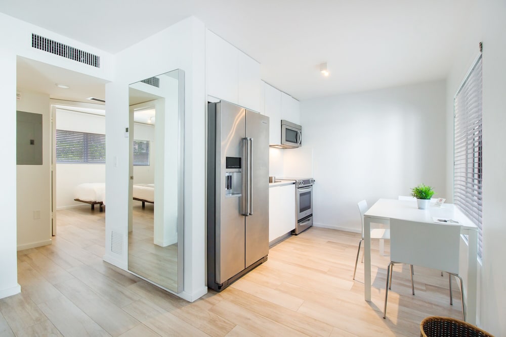 Beach Haus Key Biscayne 19/50