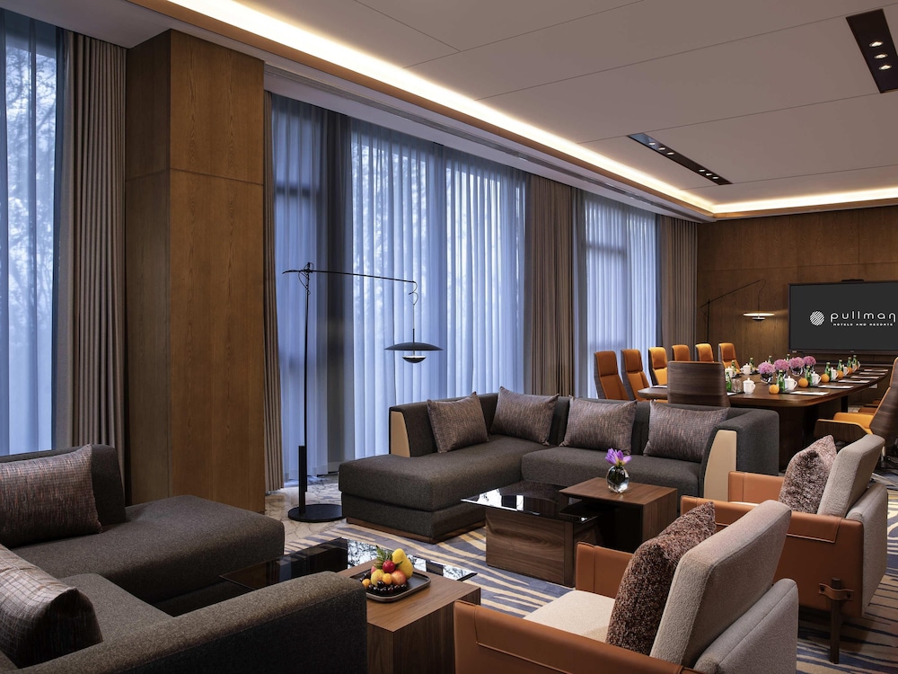 Pullman Yuxi Falcon 25/48