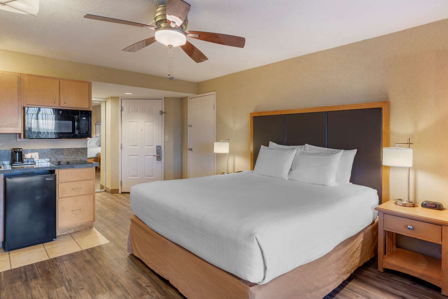 Room, King and Queen Bed, Ocean Front, Pet Friendly, Kitchenette