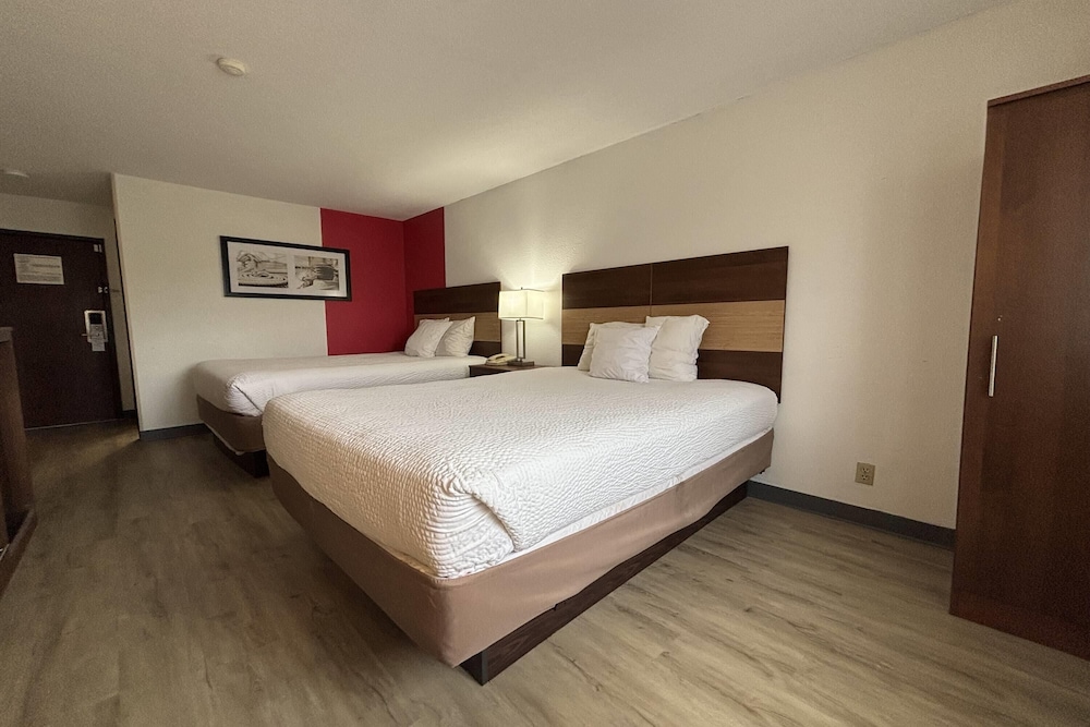 Ramada by Wyndham Effingham 9/41