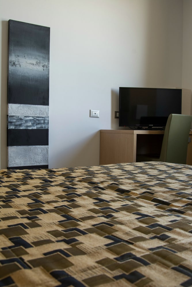 Castel Martini Wellness And Business Hotel 27/31