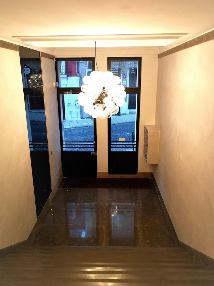 Industrial Lisbon Apartment - Adults Only 4/49