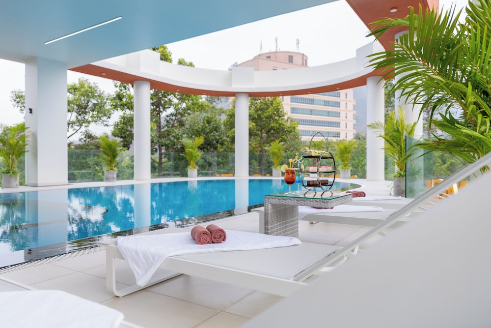 Petro House Hotel 35/84