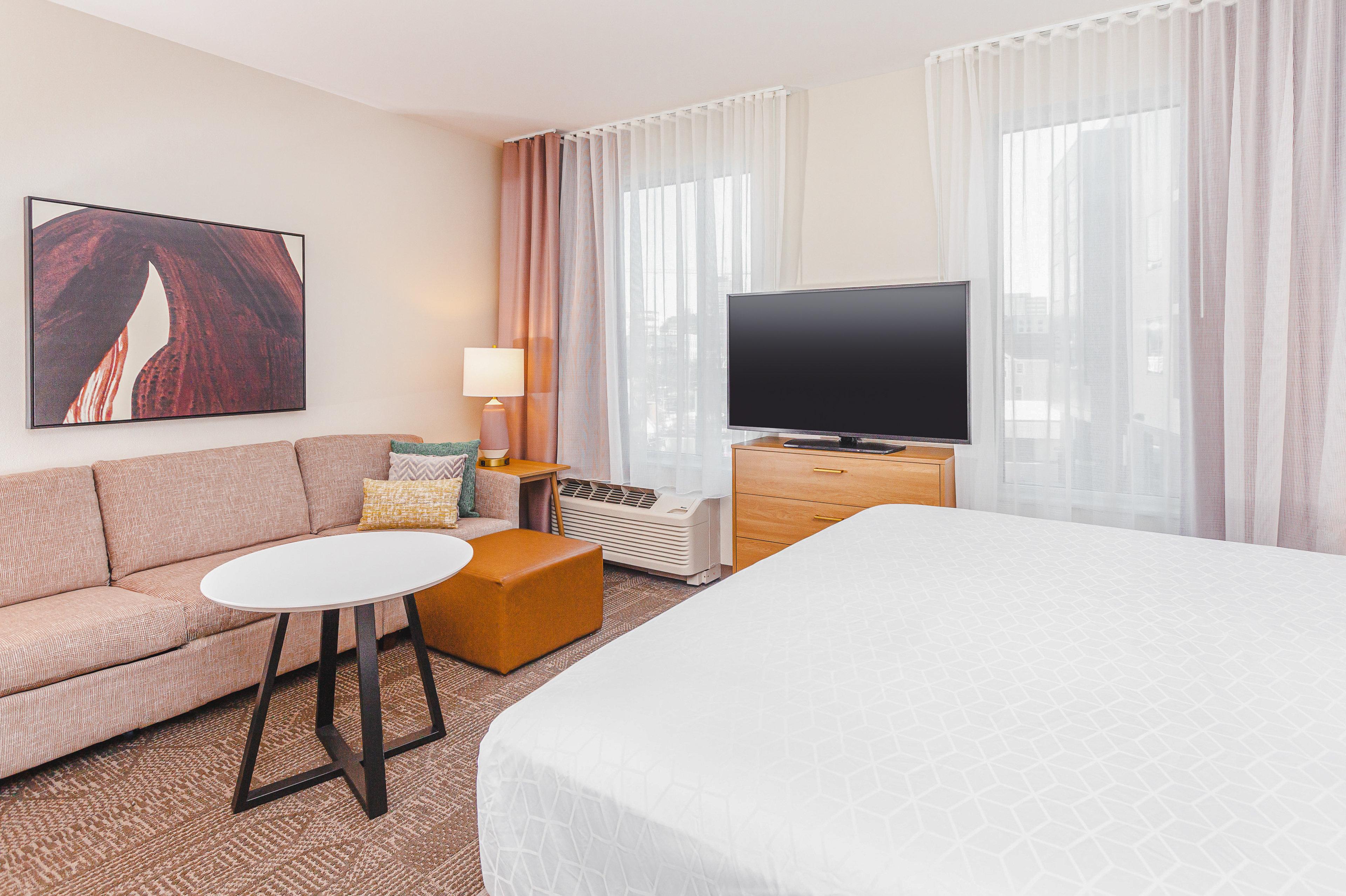 Studio, King Bed, Accessible