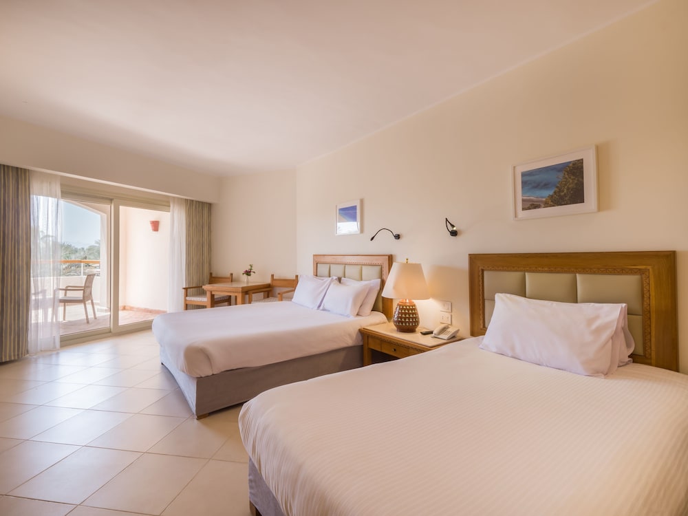 Fort Arabesque Beach Resort 15/50