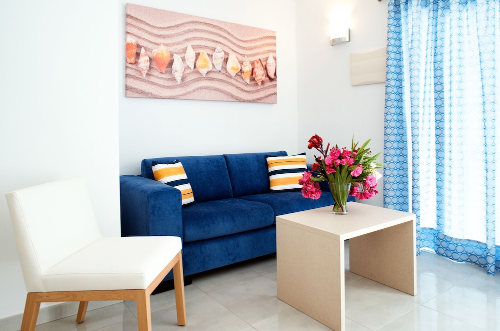 Apartamentos LIVVO Oasis 47/70