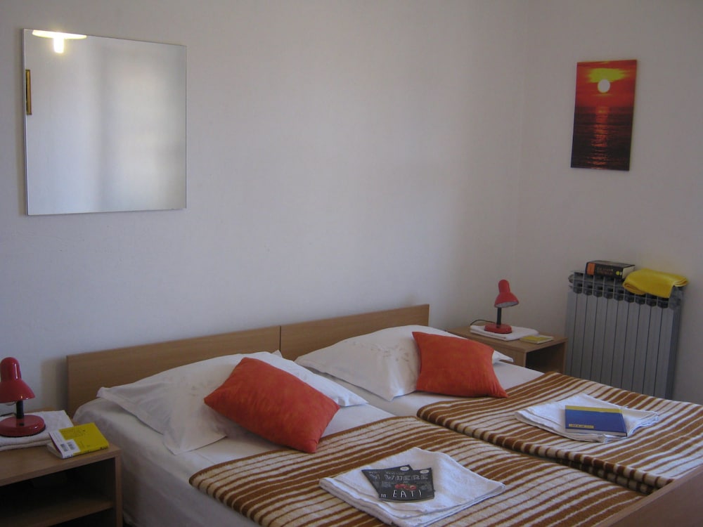 HOTEL APARTMENTS IVICA 21/50