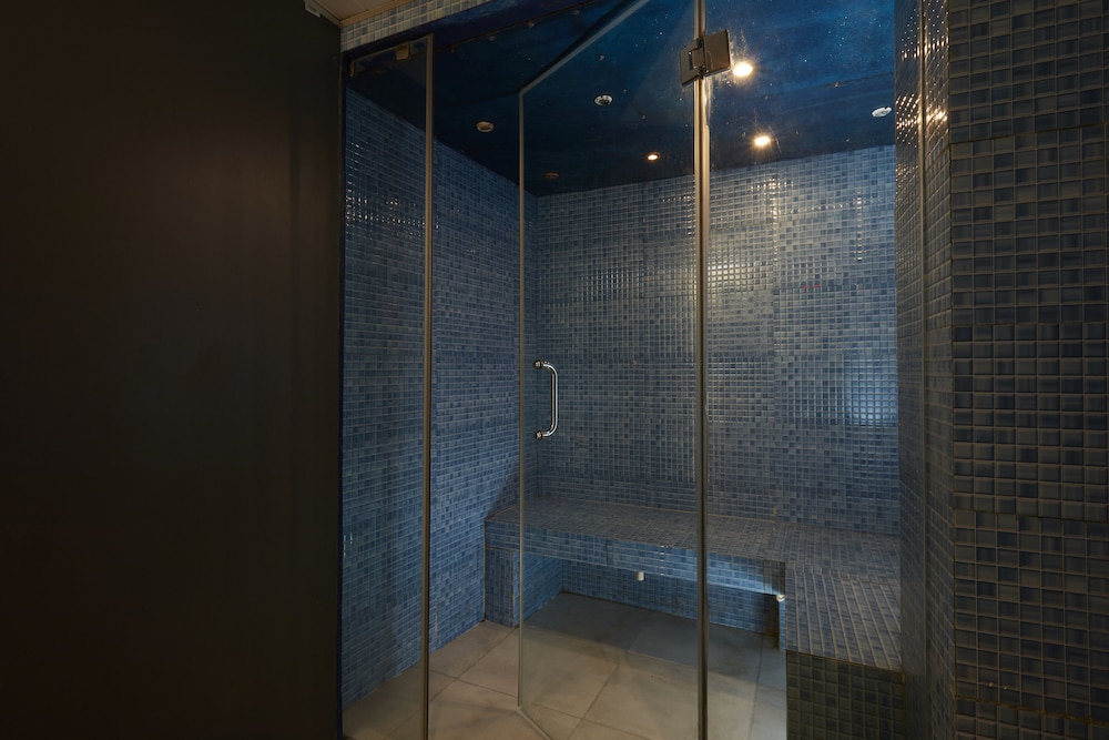 Indreni Suites Hotel 22/36