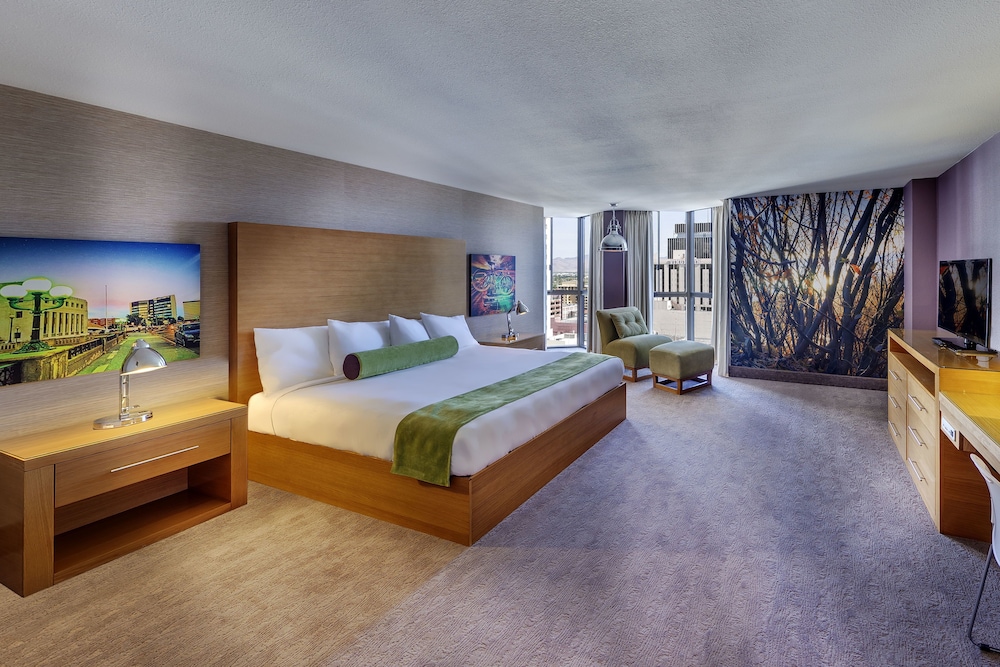 Whitney Peak Hotel Reno, Tapestry Collection by Hilton 13/46