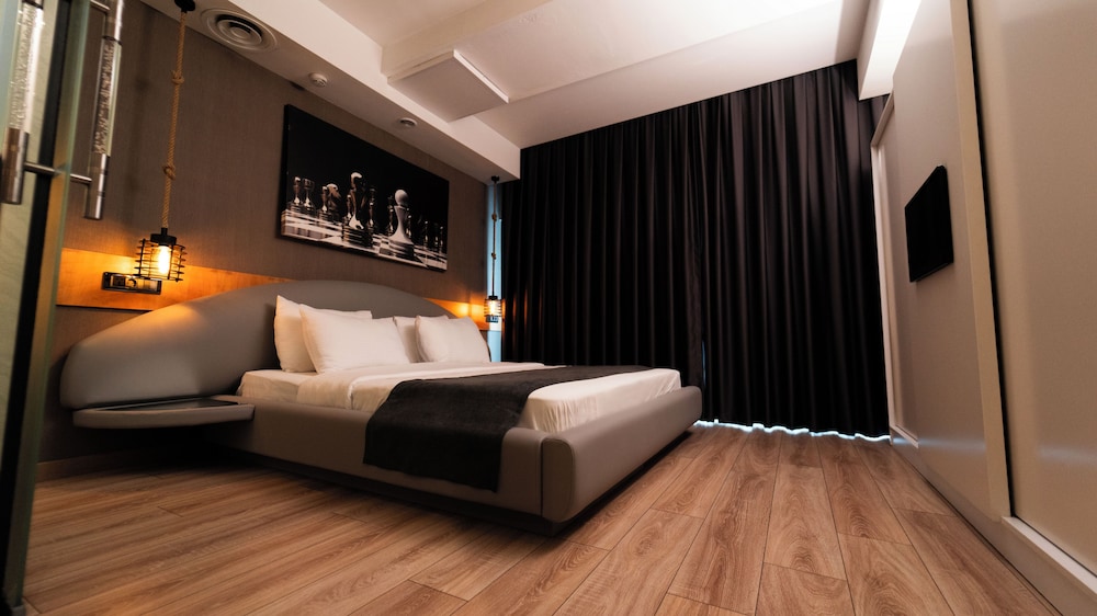 Deluxe, Suite, Queen Bed, City View, Sofa, Mas Suites Nisantasi 2/4
