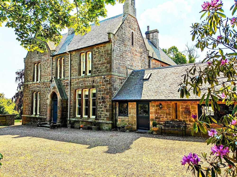 The Gables 4/46