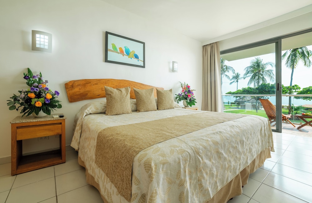 DELUXE, KING BED, SEA VIEW, TERRACE