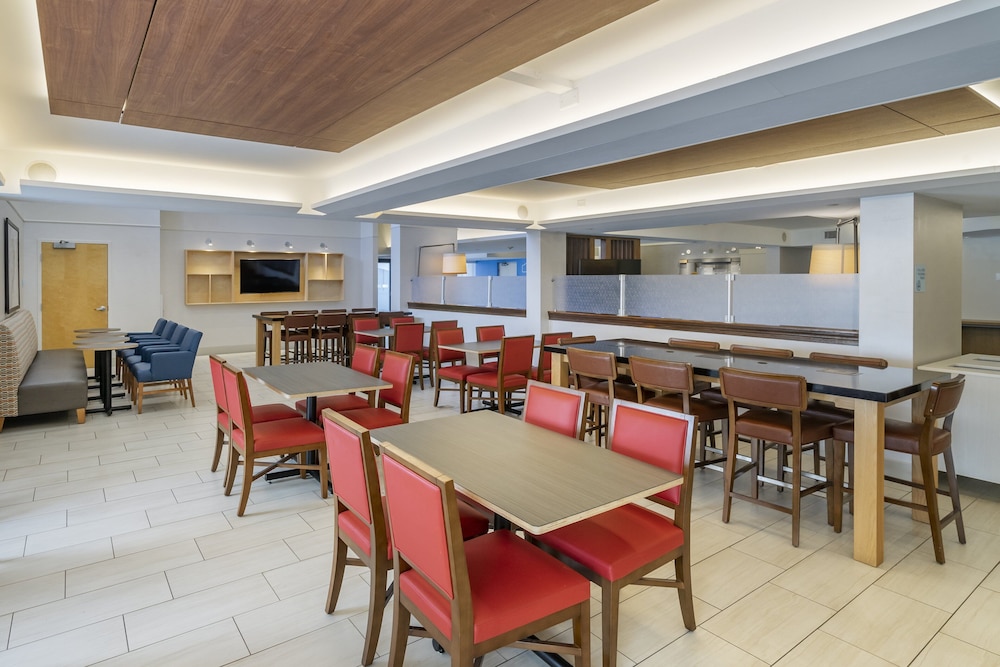 Holiday Inn Express Cape Coral-Fort Myers Area 41/53