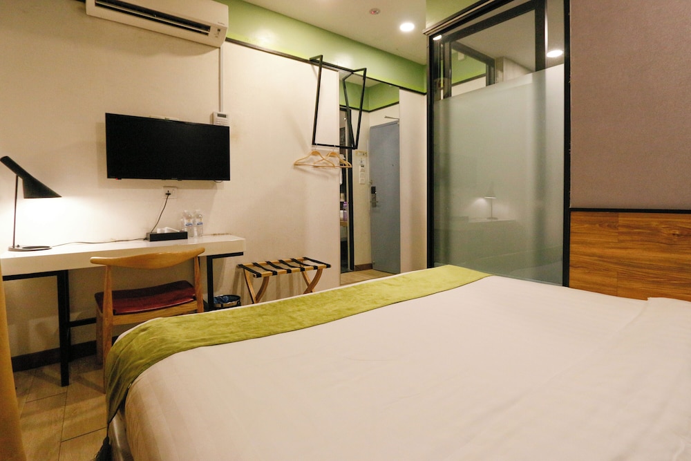 Swing & Pillows at Golden Roof Hotel Seri Iskandar, Ipoh 21/30