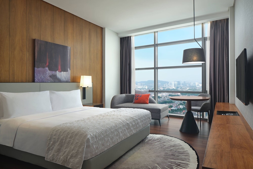 Le Meridien Petaling Jaya (ex New World Petaling Jaya) 8/75