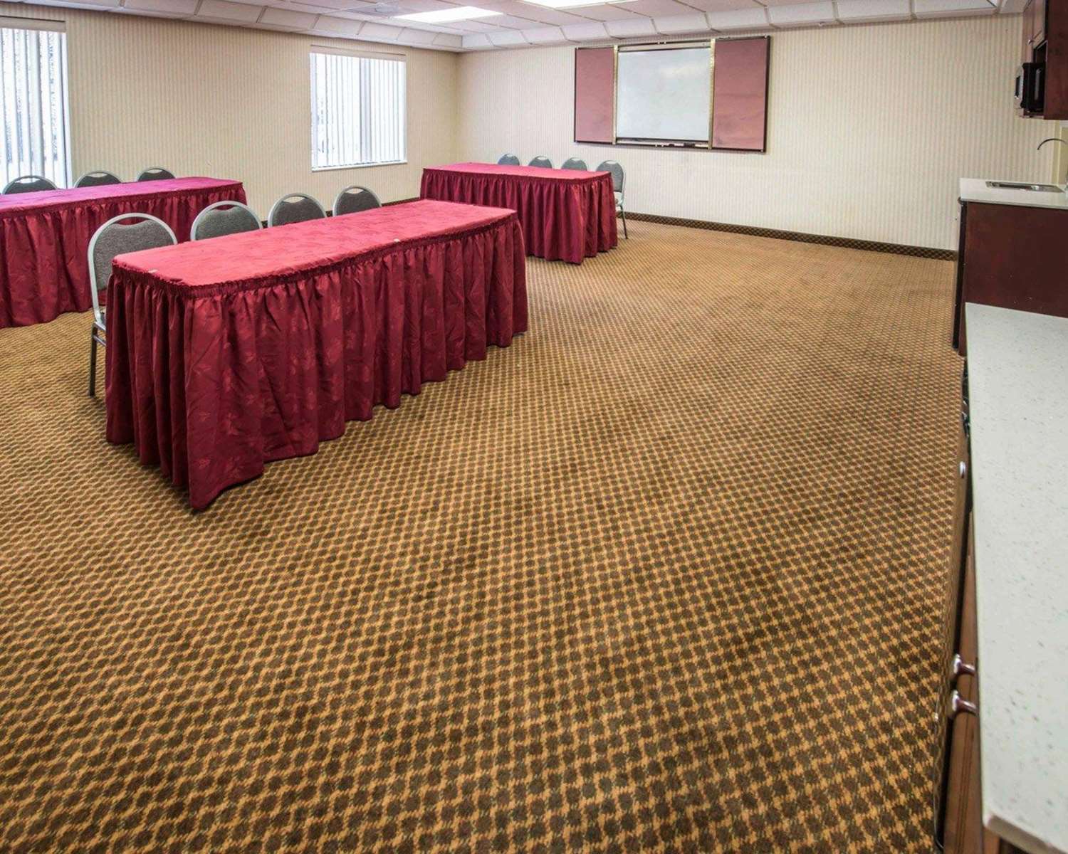 Comfort Inn & Suites Morganton South 27/33