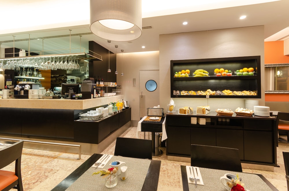 Hotel Santa Justa Lisboa 56/68