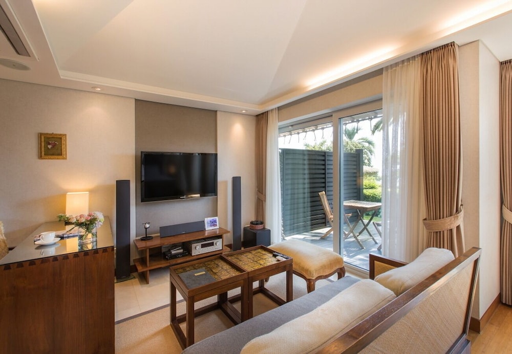Seaes Hotel & Resort 50/74