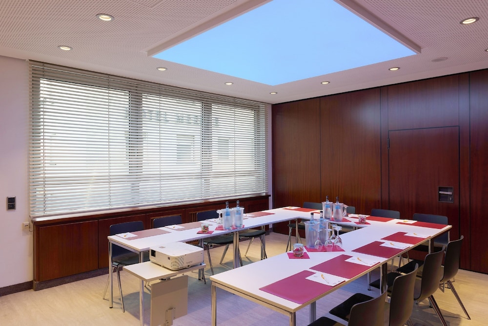 Ringhotel Loew S Merkur 48/59