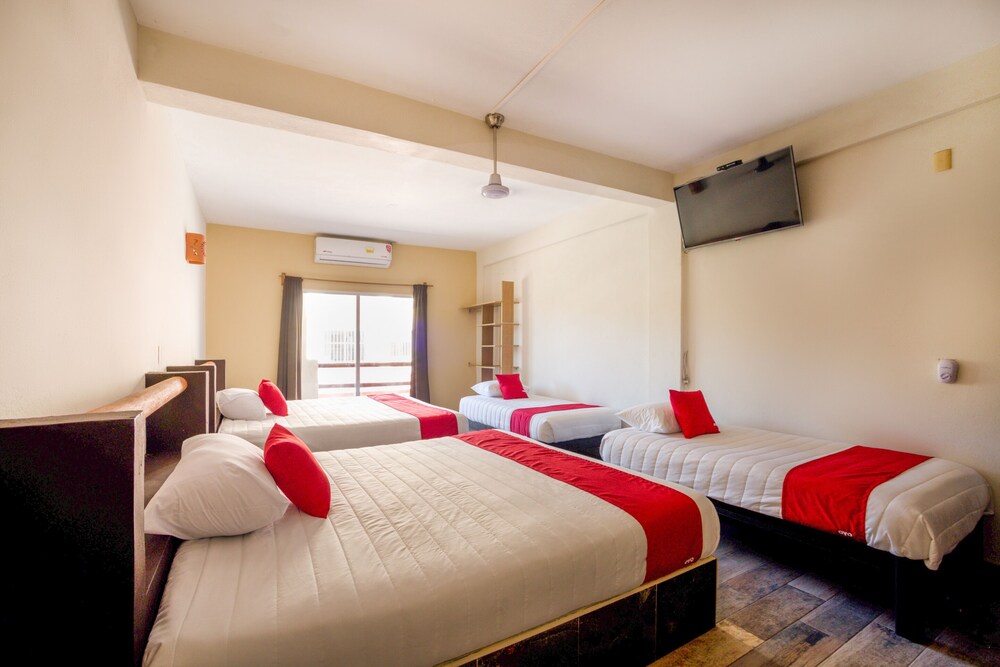 OYO Hotel Posada Lys Zihuatanejo 20/35