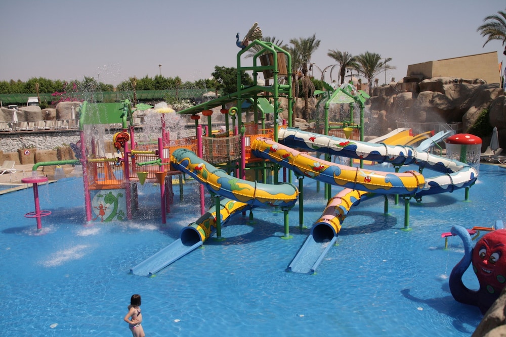 Reef Oasis Beach Resort 75/82