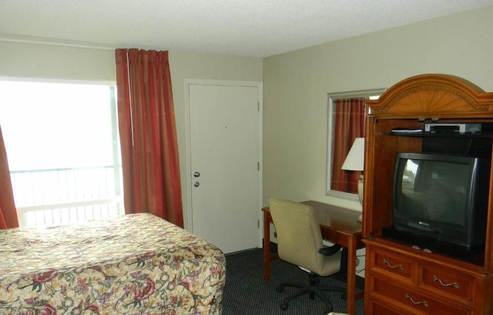 Lakeview Inn Centralia 10/28