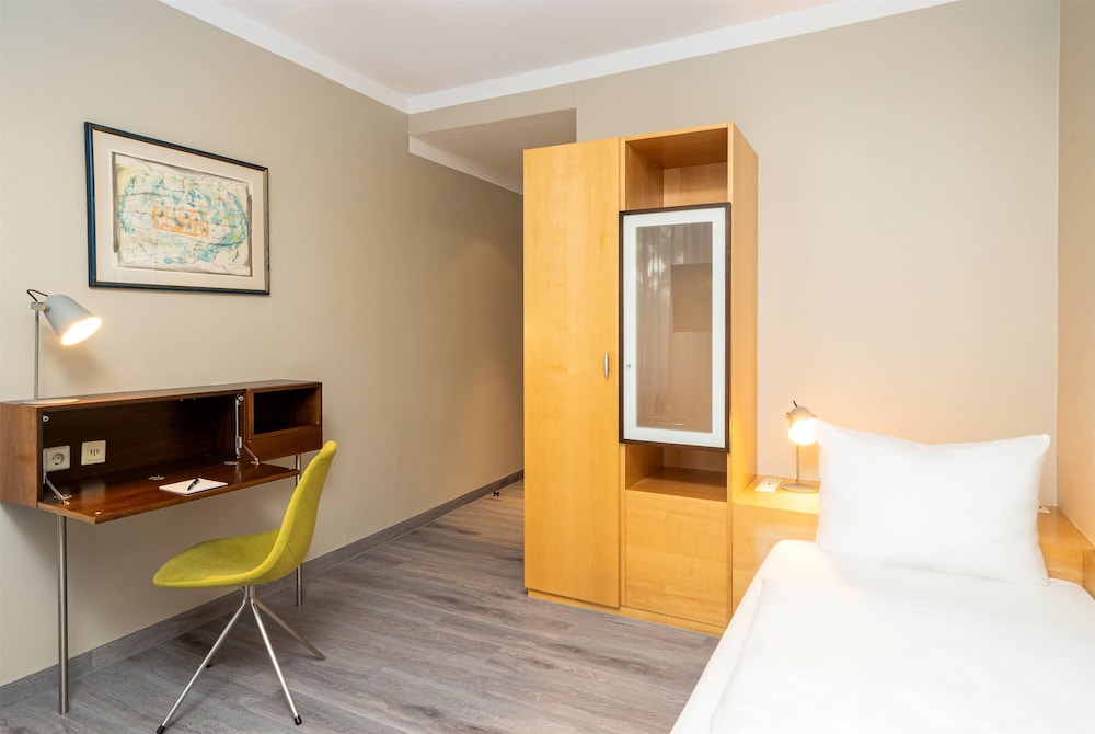 STANDARD, SINGLE, QUEEN BED