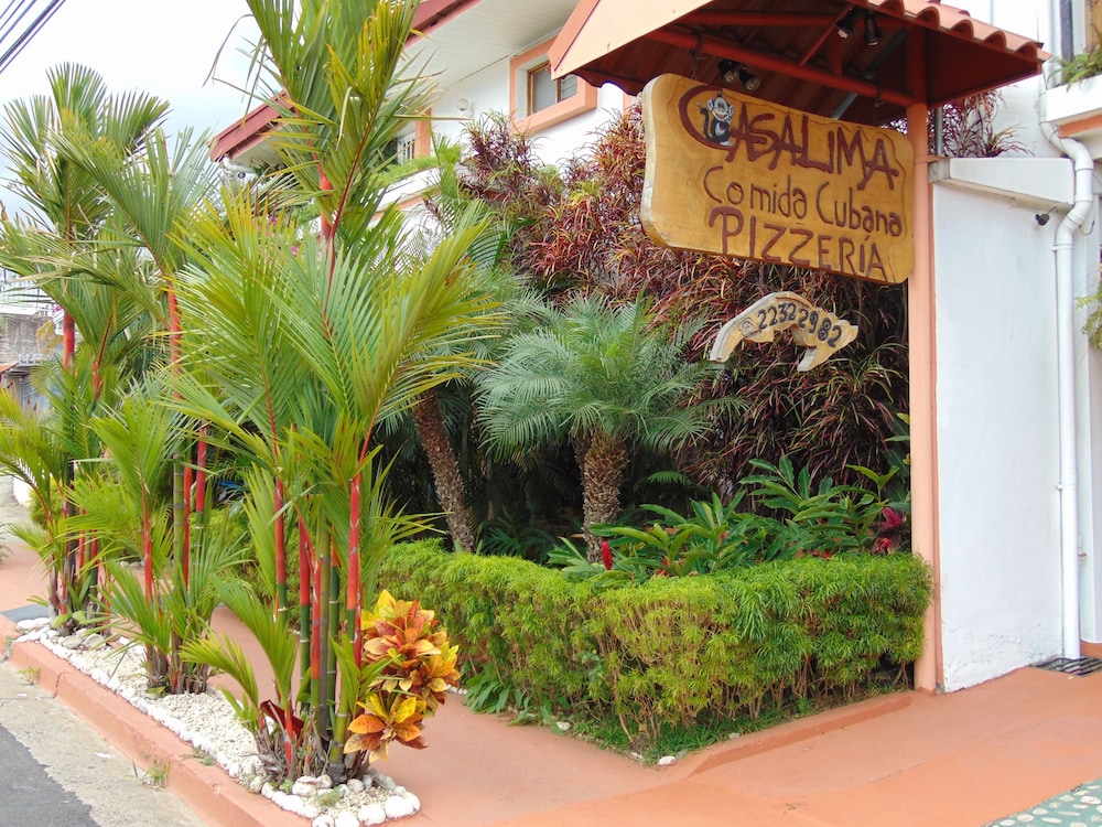 Casa Lima Bed & Breakfast 46/50