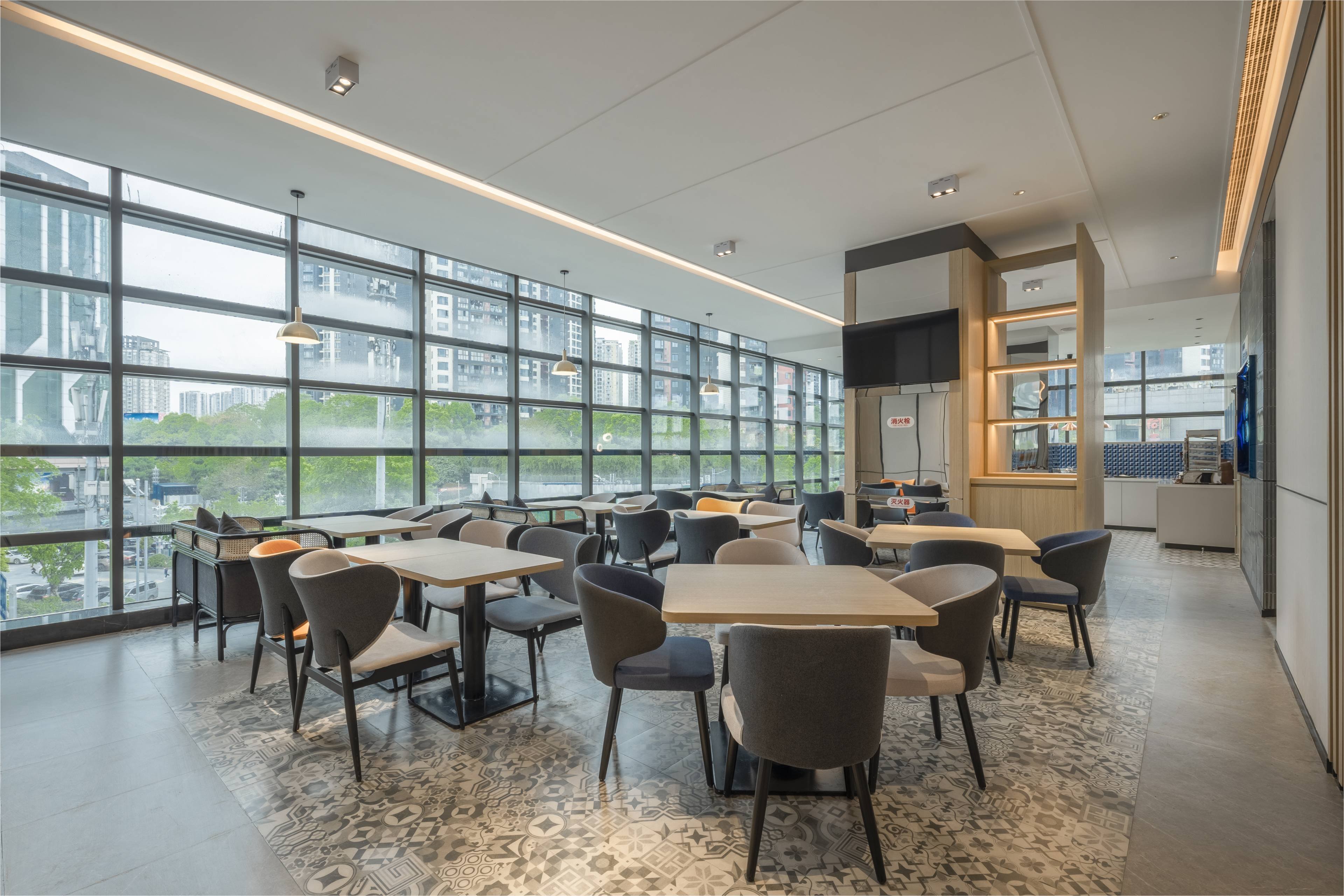 Holiday Inn Express Chongqing Caiyun Lake 17/32
