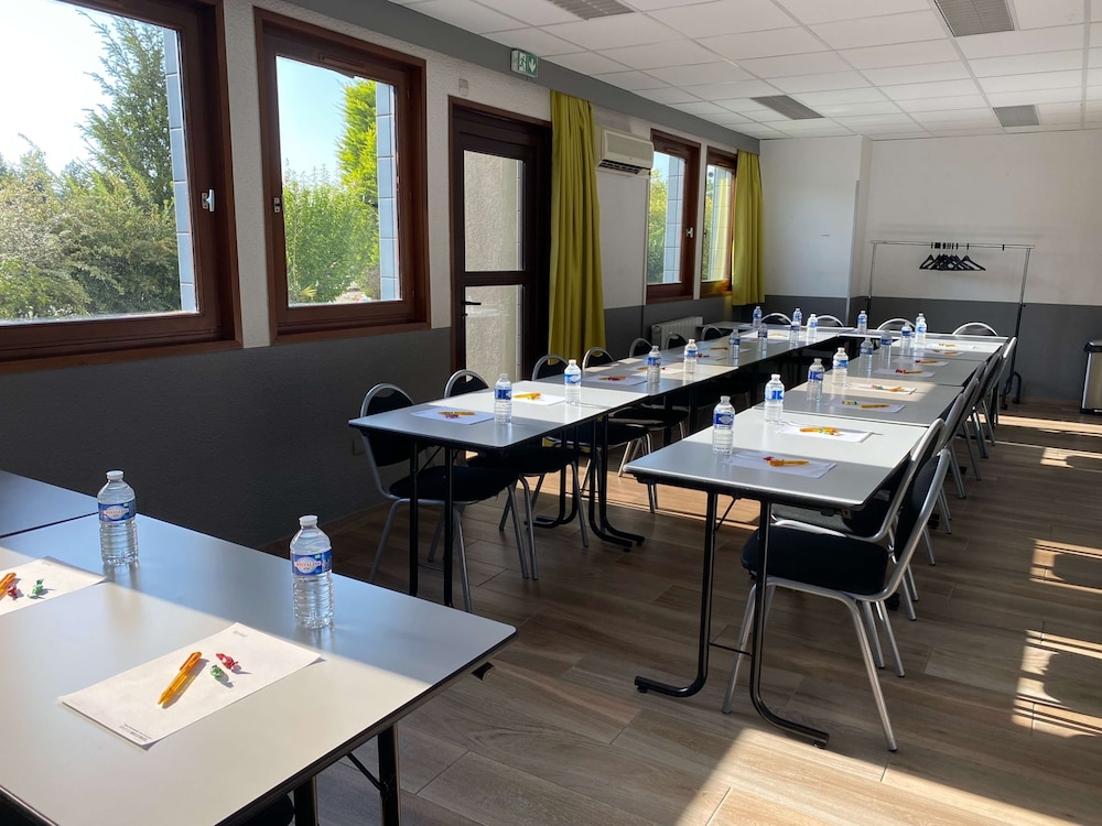 Hotel Kyriad Saint Etienne Centre 58/70