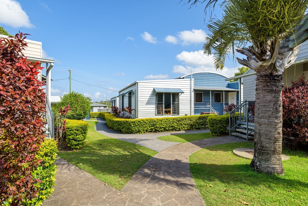 Tin Can Bay's Sleepy Lagoon Motel 33/42