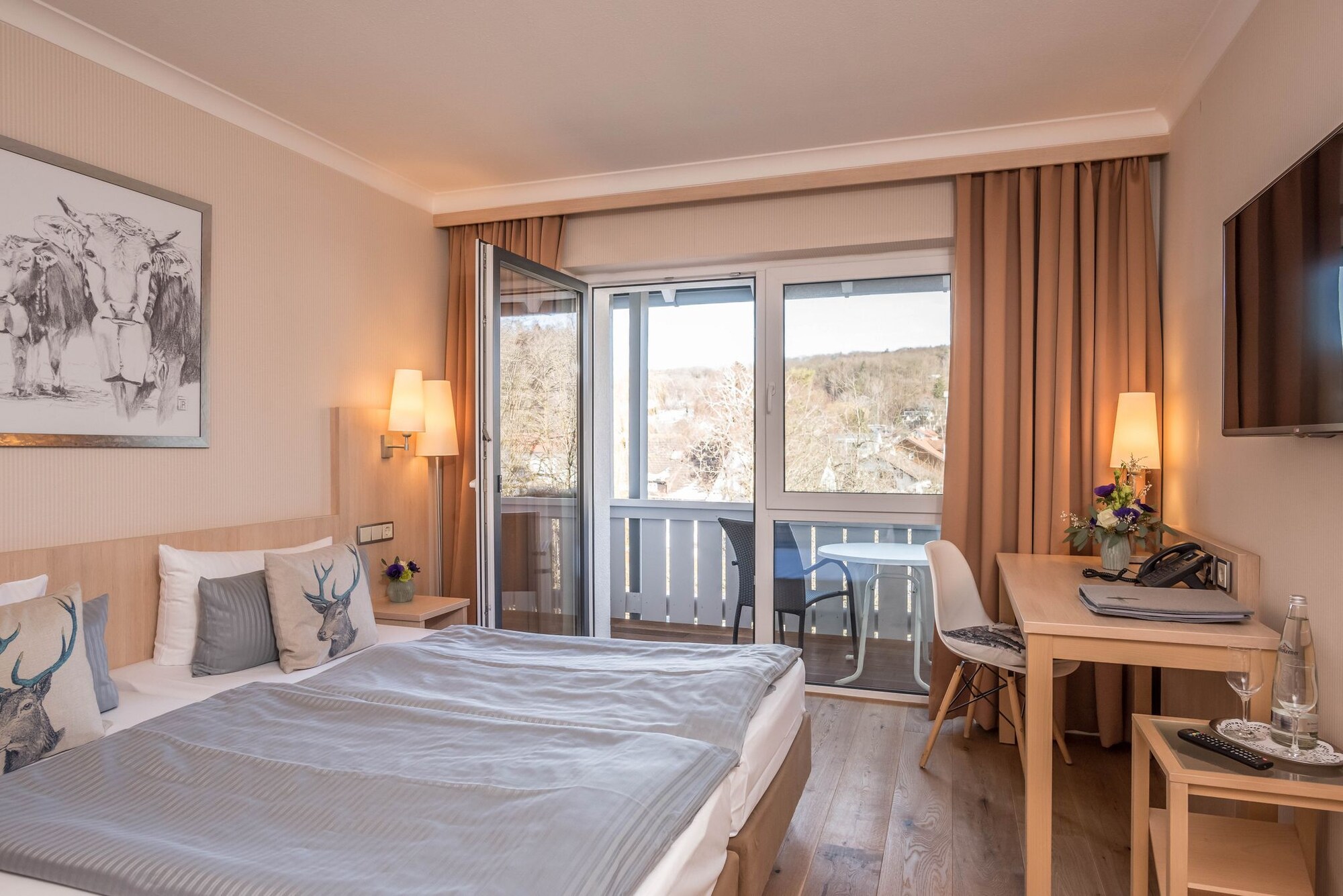 STANDARD, DOUBLE BED, LAND SIDE, BALCONY