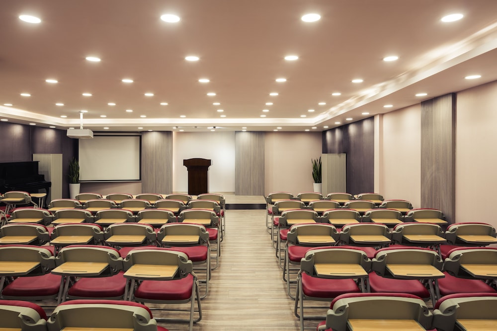 Mercure Shanghai Hongqiao South 89/96