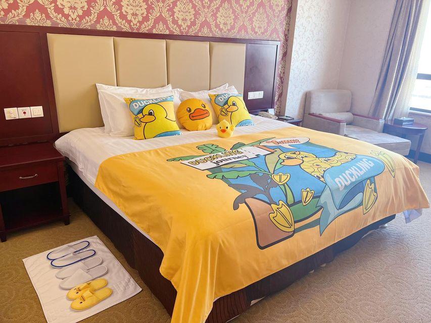 Parent Child Area, Queen Bed