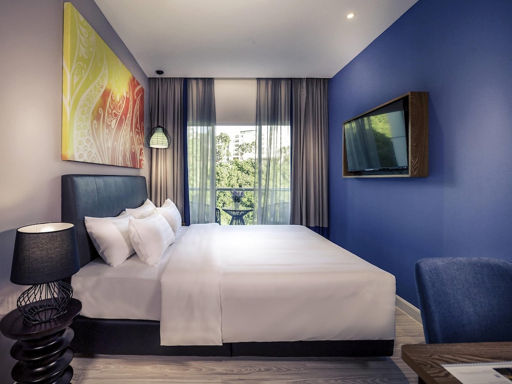 1 BEDROOM, SUITE
