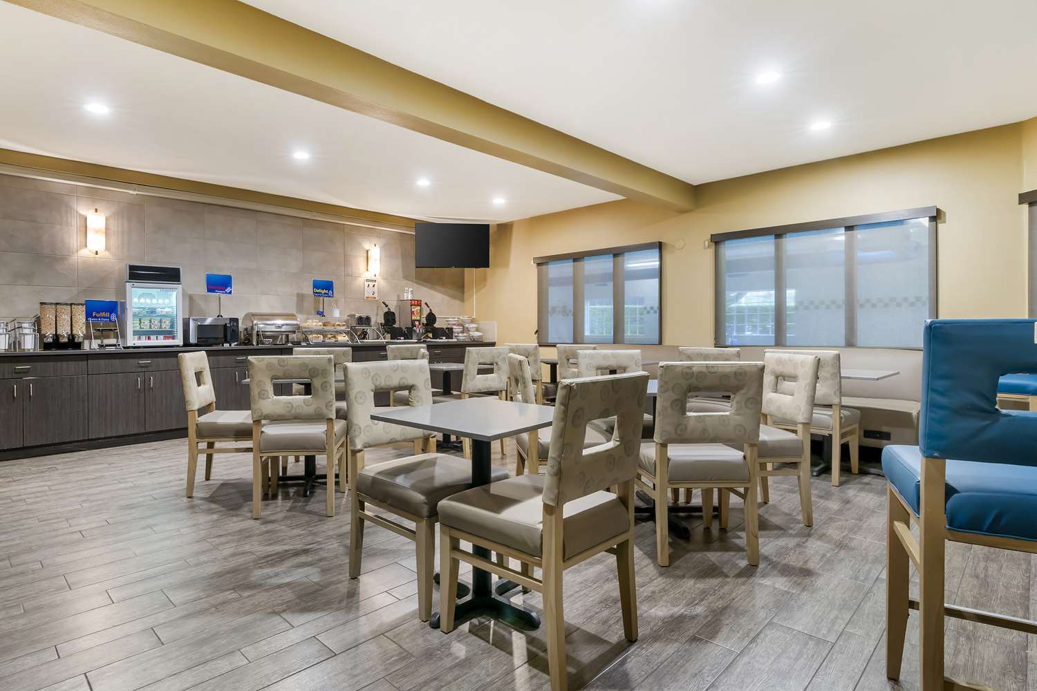 restaurant cafeteria