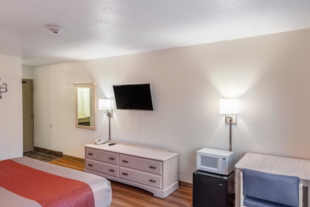 Motel6 Fond Du Lac, WI 34/52