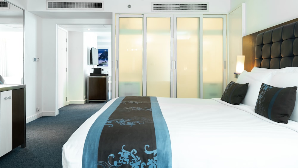 Night Hotel Bangkok (formerly Dream Hotel Bangkok) 26/81