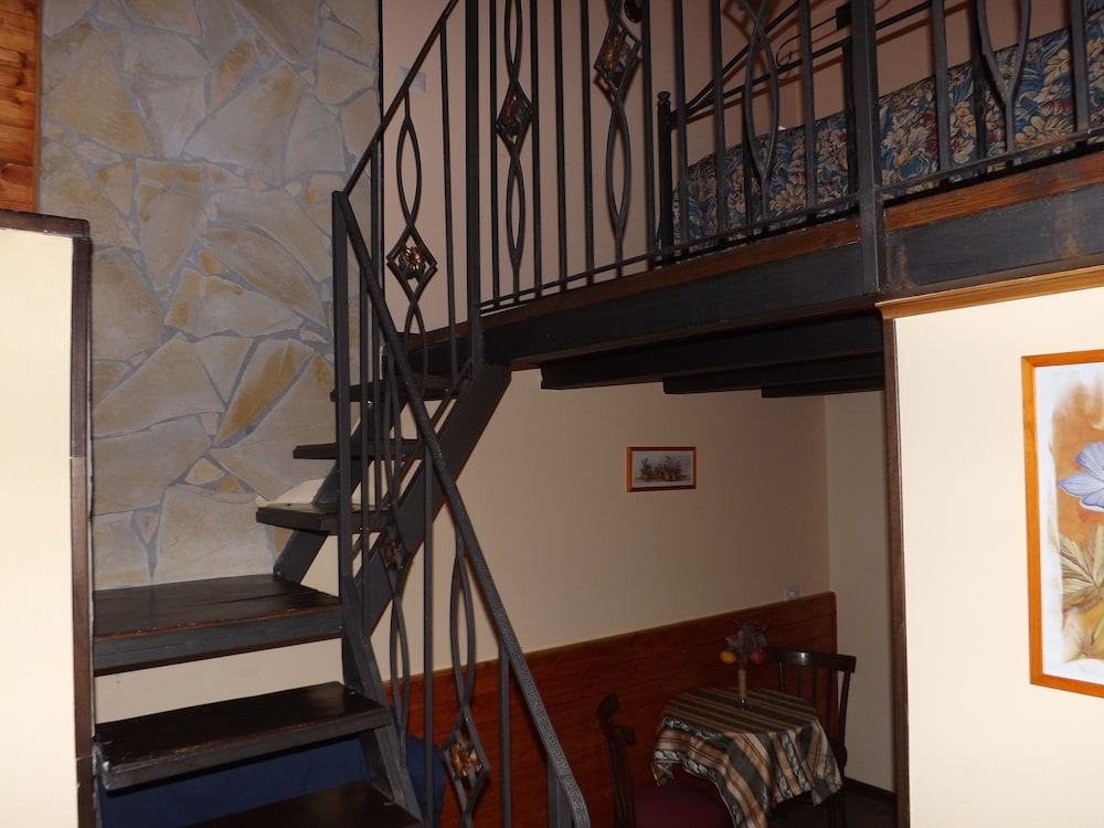 ALBERGO DIFFUSO BORGO SANTA CATERINA 34/68