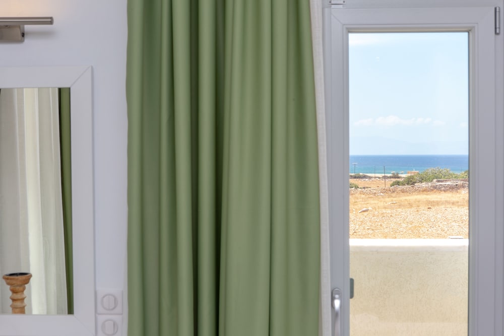 Sun and Moon Villas and Suites 30/72