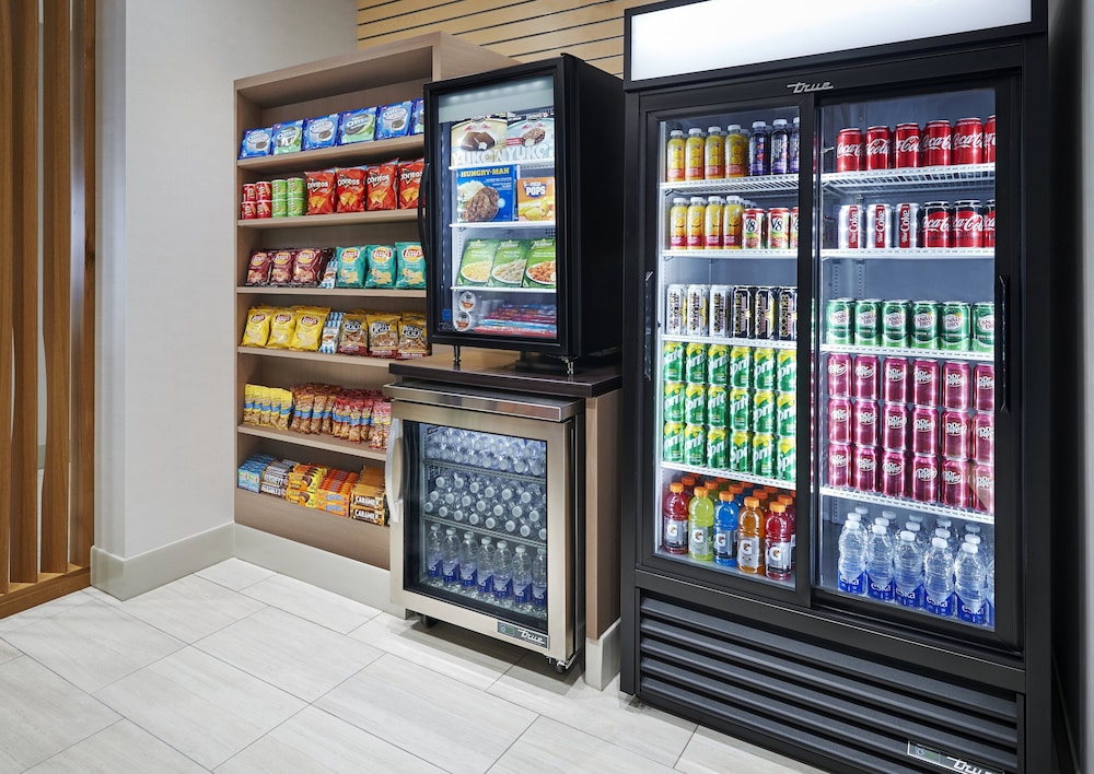 Holiday Inn Express & Suites Windsor East – Lakeshore, an IHG Hotel 19/70
