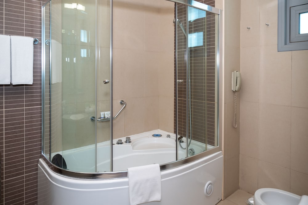 Costa Del Sol Hotel Managed By Arabian Link International 56/58