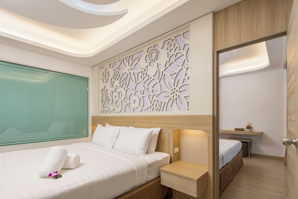 2 Bedrooms, Family, 1 King and 1 Single Beds